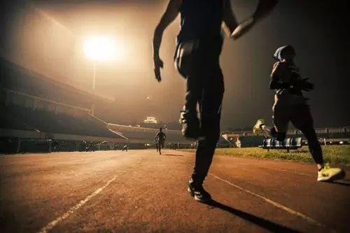 得不回顾国 得不回顾国