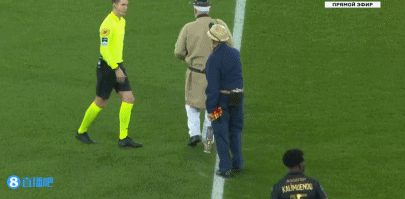 他在训练中 他在训练中