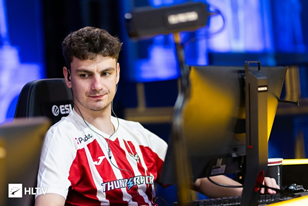 次被看见 次被看见